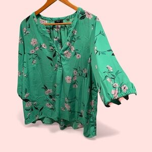 Cute Tahari Woman 1X avocado cherry blossom flowy 3/4 sleeve top v-neck